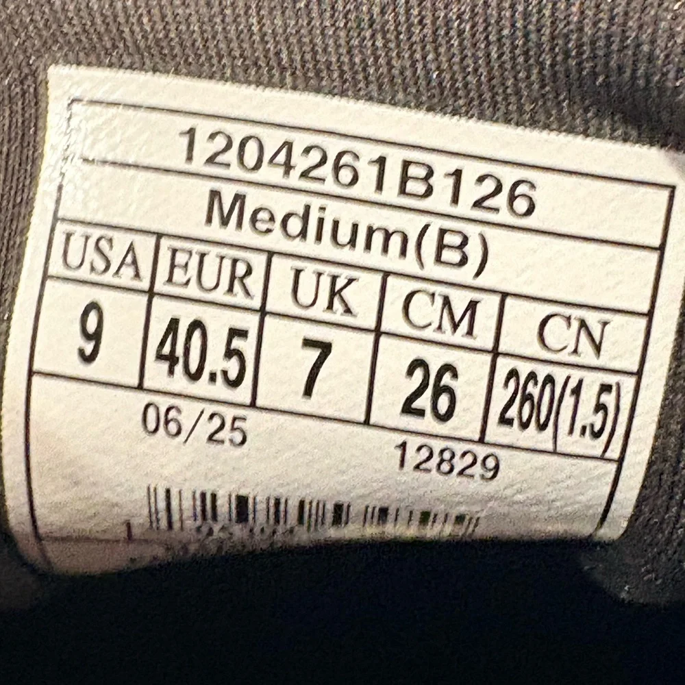 Brand New Brooks Adrenaline GTS 24 in the box. Women's size 9 🔥🔥supreme comfort - Picture 10 of 15